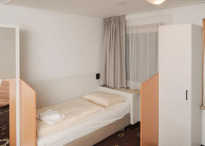 C&m Hotel 3*